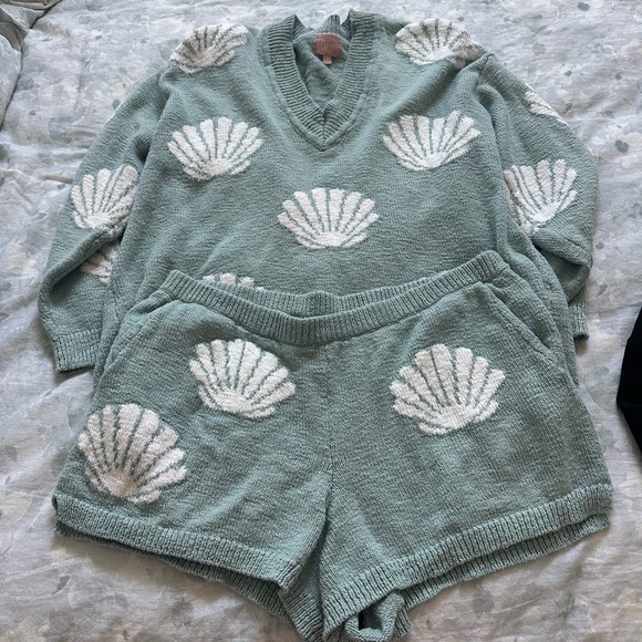 Sea Shell Patterned Knit Set - Picture 3 of 5